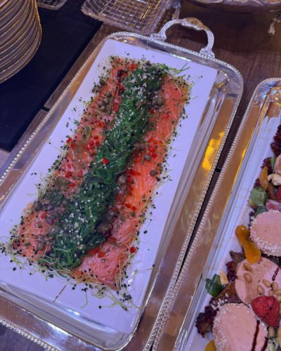 Carpaccio de saumon délicatement tranché